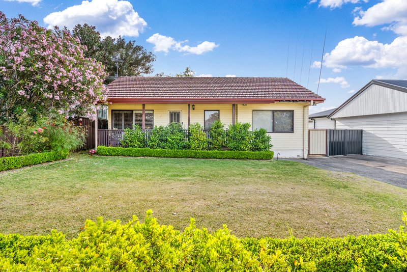 16 Hassall St , Smithfield NSW 2164