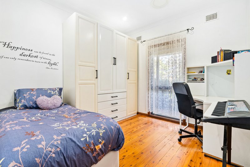 Photo - 16 Hassall Street, Smithfield NSW 2164 - Image 7