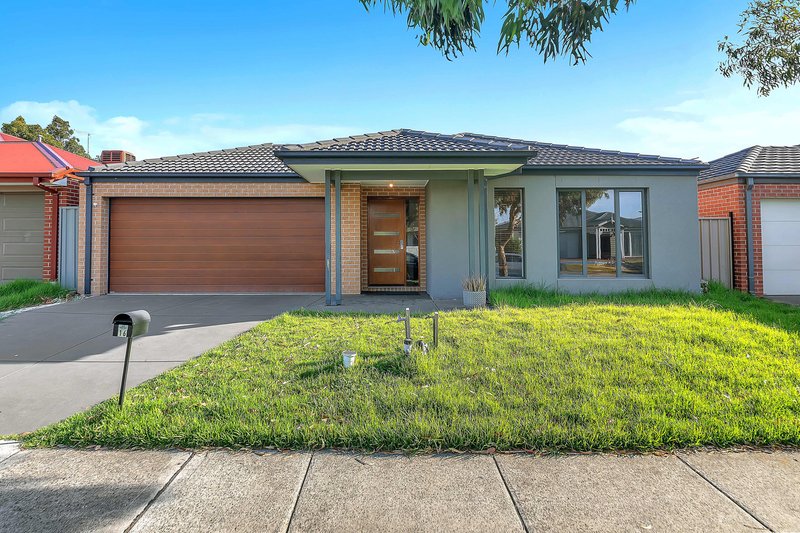 16 Heales Road, Cranbourne East VIC 3977