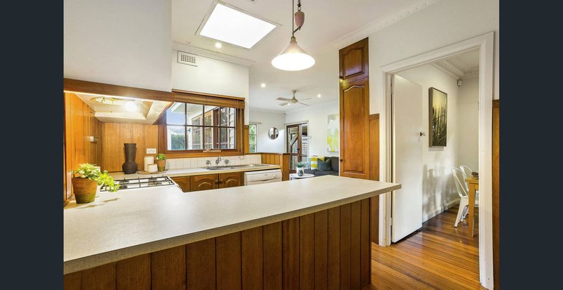 Photo - 16 Heather Grove, Nunawading VIC 3131 - Image 6