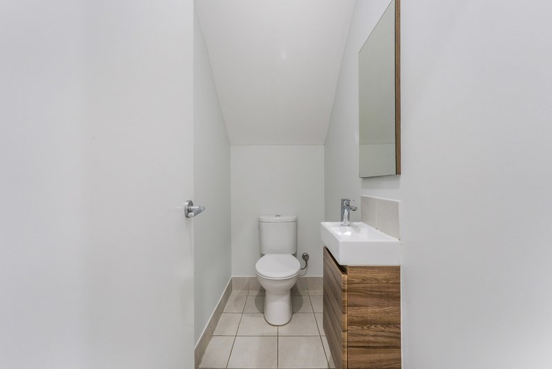 Photo - 16 Hebe Street, Glenfield NSW 2167 - Image 10