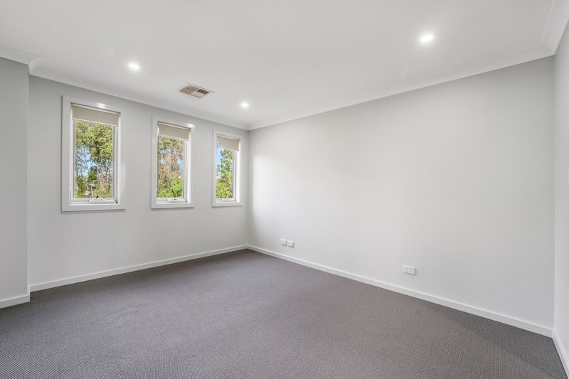 Photo - 16 Hebe Street, Glenfield NSW 2167 - Image 13