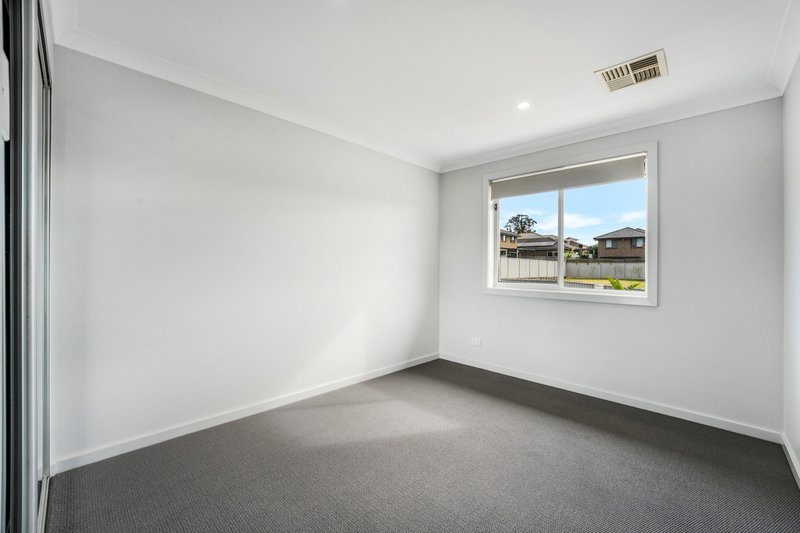 Photo - 16 Hebe Street, Glenfield NSW 2167 - Image 15