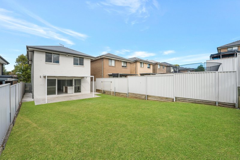 Photo - 16 Hebe Street, Glenfield NSW 2167 - Image 18