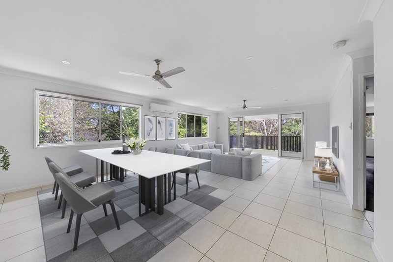 Photo - 16 Henderson Road, Everton Hills QLD 4053 - Image 2