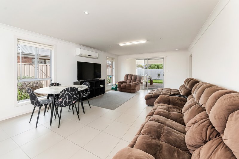 Photo - 16 Hennig Street, Murray Bridge SA 5253 - Image 2