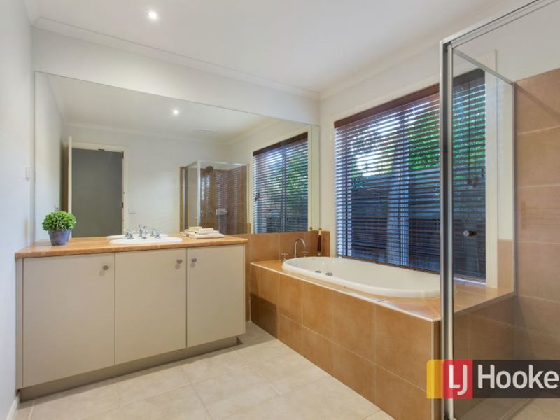 Photo - 16 Henry Street, Pakenham VIC 3810 - Image 14