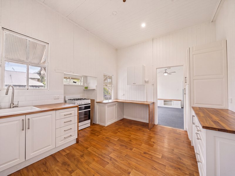 Photo - 16 Herbert Street, Annerley QLD 4103 - Image 10