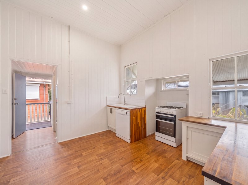 Photo - 16 Herbert Street, Annerley QLD 4103 - Image 13