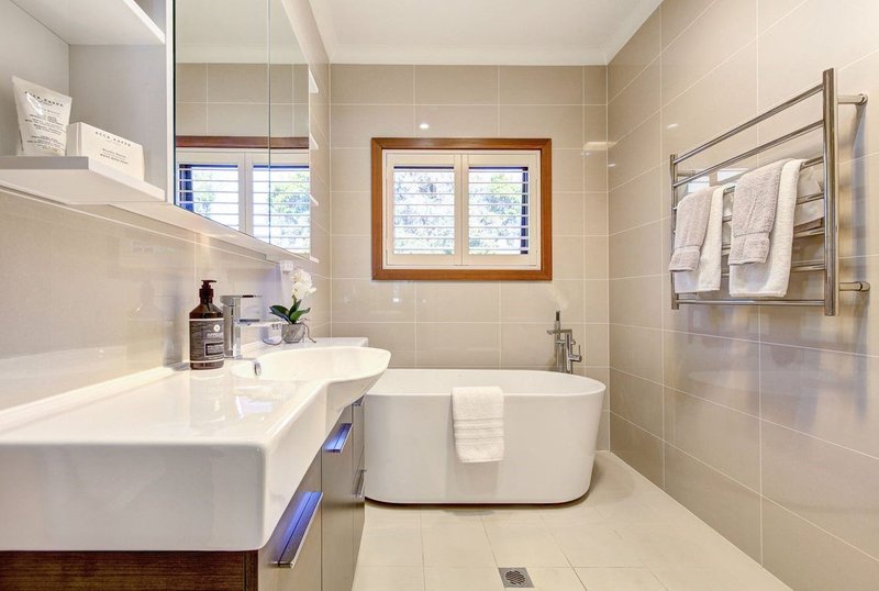 Photo - 16 Hesperus Street, Pymble NSW 2073 - Image 5