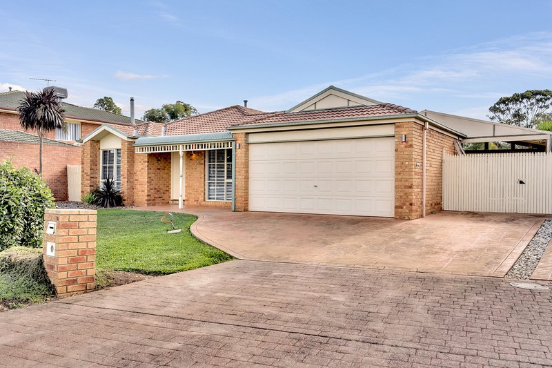 Photo - 16 Heytesbury Crescent, Craigieburn VIC 3064 - Image 4