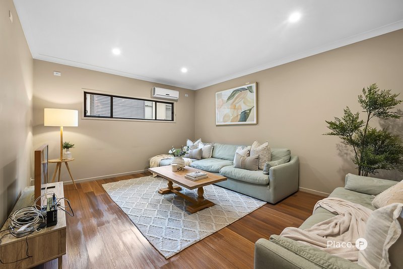 Photo - 16 Highbury Place, Upper Kedron QLD 4055 - Image 6