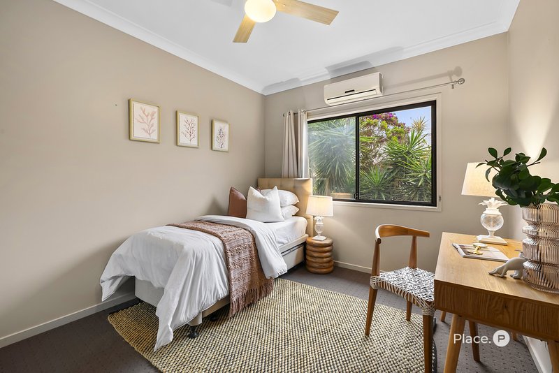 Photo - 16 Highbury Place, Upper Kedron QLD 4055 - Image 11