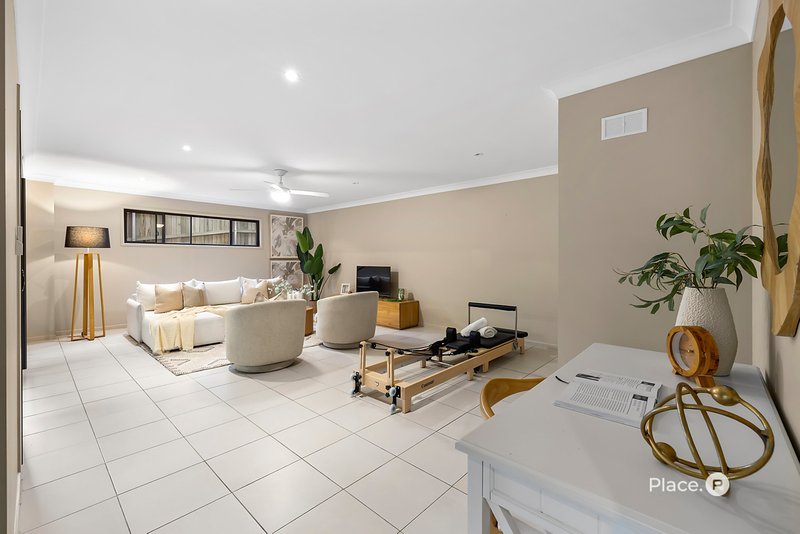 Photo - 16 Highbury Place, Upper Kedron QLD 4055 - Image 13