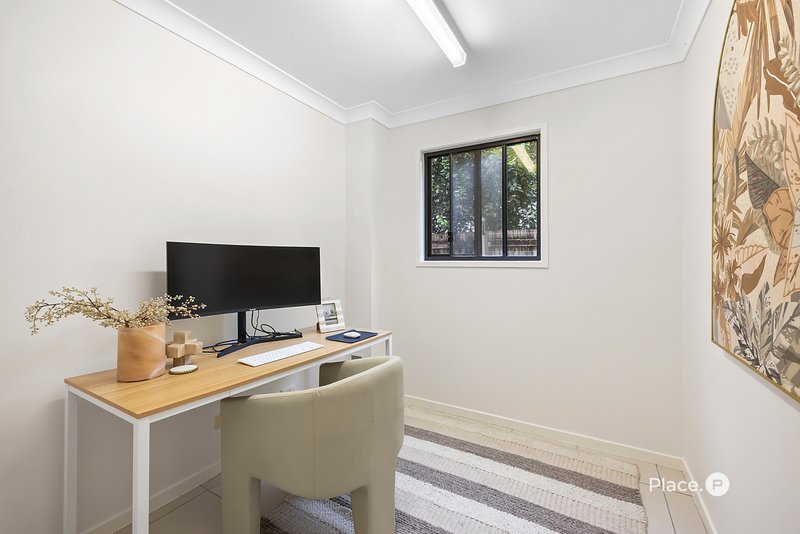 Photo - 16 Highbury Place, Upper Kedron QLD 4055 - Image 15