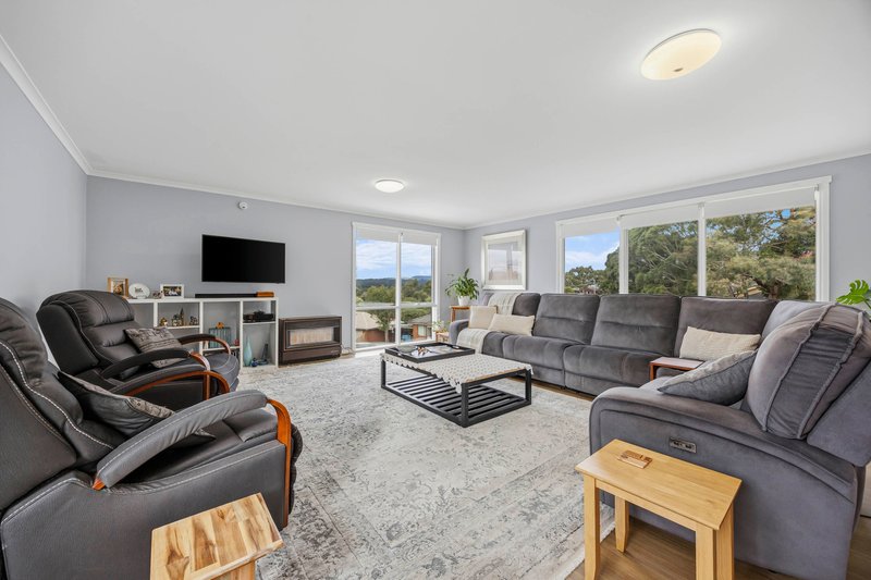 Photo - 16 Highfield Avenue, Mount Clear VIC 3350 - Image 9