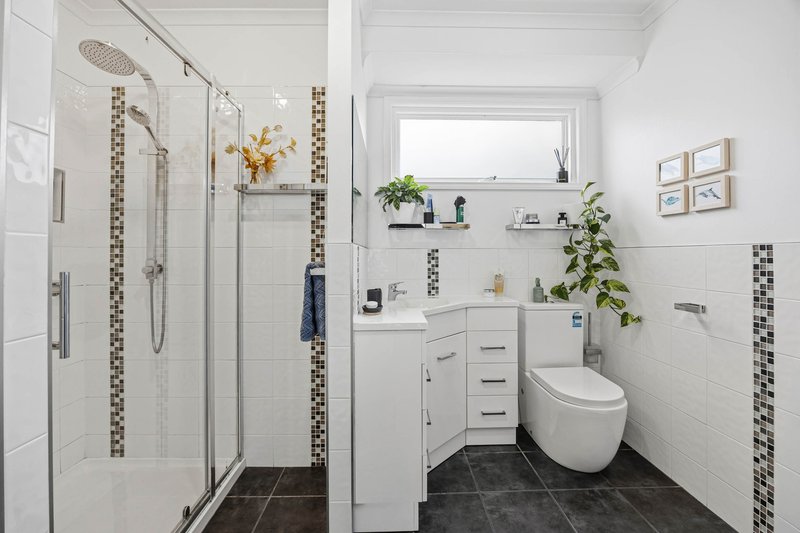 Photo - 16 Highfield Avenue, Mount Clear VIC 3350 - Image 17