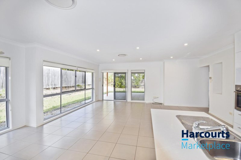 Photo - 16 Highland Drive, Seventeen Mile Rocks QLD 4073 - Image 7