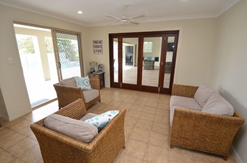 Photo - 16 Highview Place, Parkwood QLD 4214 - Image 9