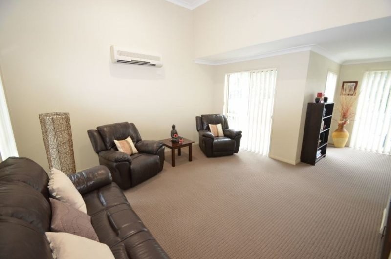 Photo - 16 Highview Place, Parkwood QLD 4214 - Image 14