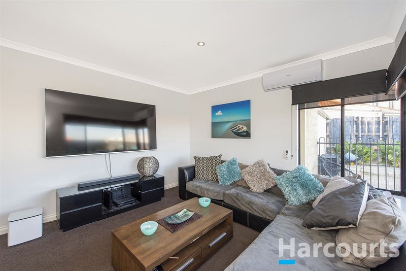 Photo - 16 Highview Rise, Halls Head WA 6210 - Image 4