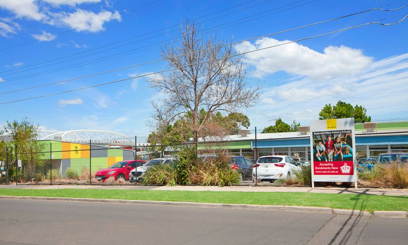 Photo - 16 Hillcroft Street, Reservoir VIC 3073 - Image 10