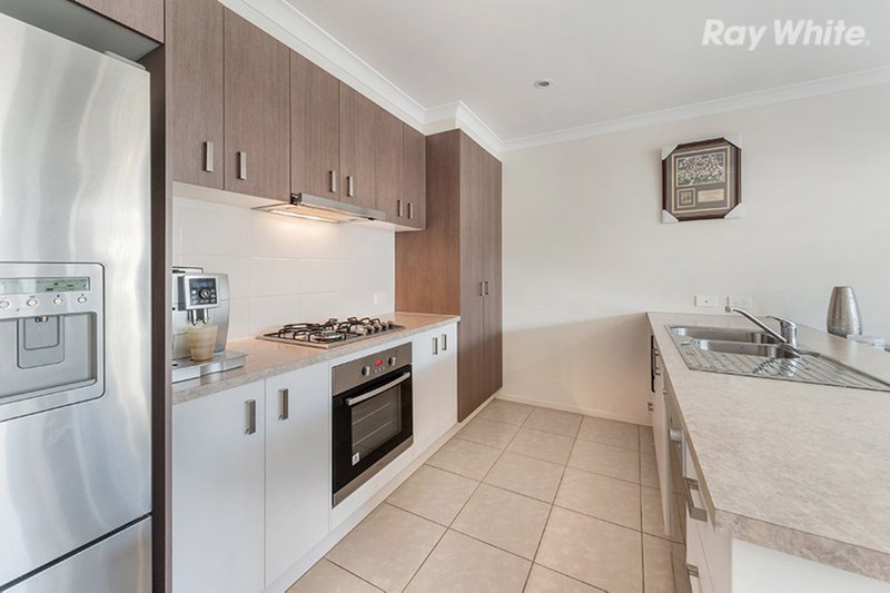 Photo - 16 Hillgrove Way, Mernda VIC 3754 - Image 2