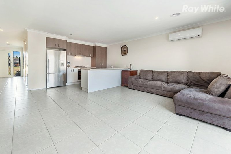 Photo - 16 Hillgrove Way, Mernda VIC 3754 - Image 3