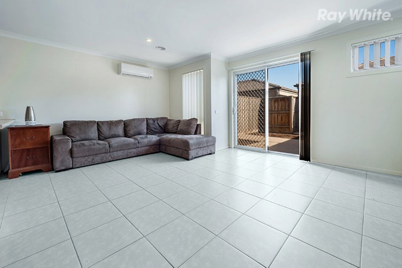 Photo - 16 Hillgrove Way, Mernda VIC 3754 - Image 4