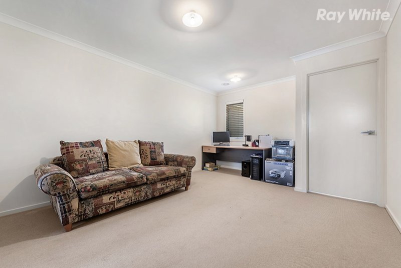 Photo - 16 Hillgrove Way, Mernda VIC 3754 - Image 8