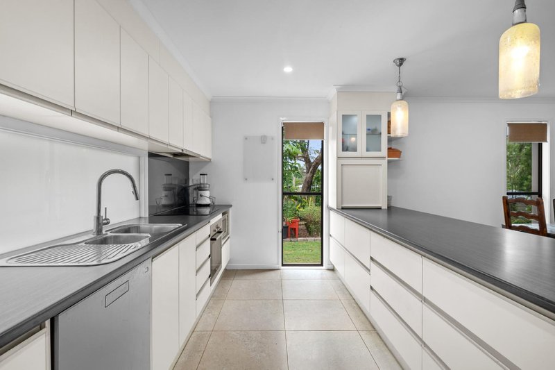 Photo - 16 Hillside Drive, Daisy Hill QLD 4127 - Image 2