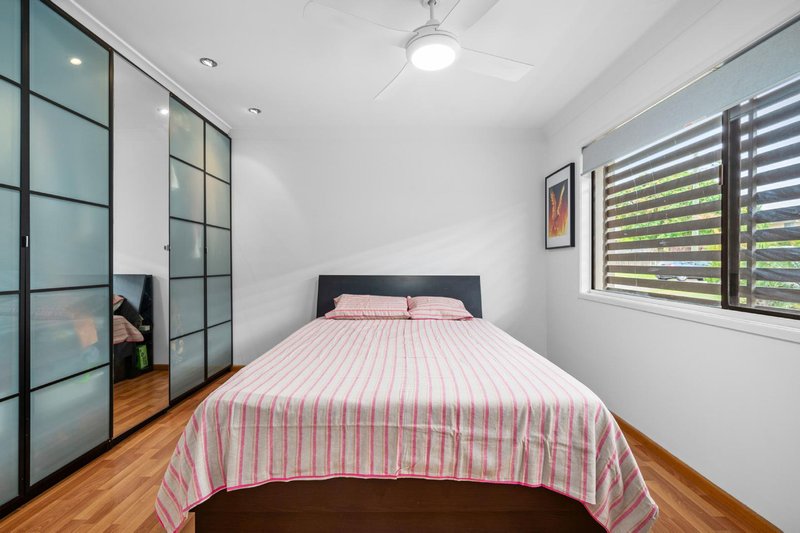 Photo - 16 Hillside Drive, Daisy Hill QLD 4127 - Image 4