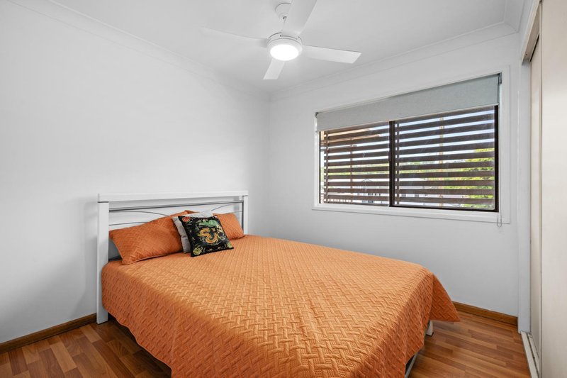 Photo - 16 Hillside Drive, Daisy Hill QLD 4127 - Image 5