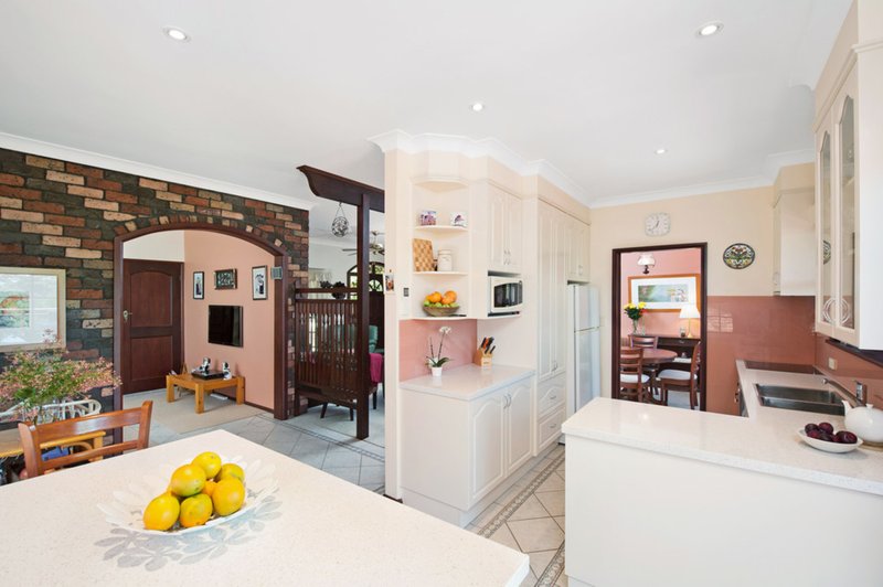 Photo - 16 Hilltop Crescent, Mollymook Beach NSW 2539 - Image 9