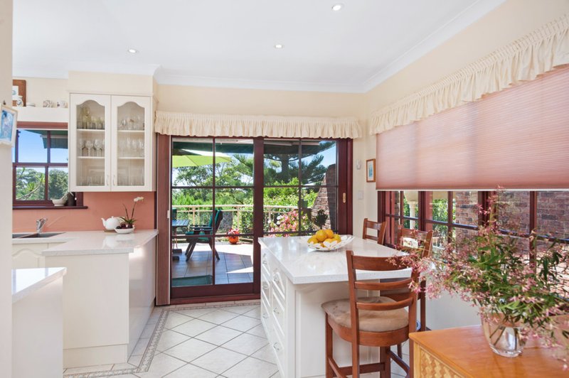 Photo - 16 Hilltop Crescent, Mollymook Beach NSW 2539 - Image 11