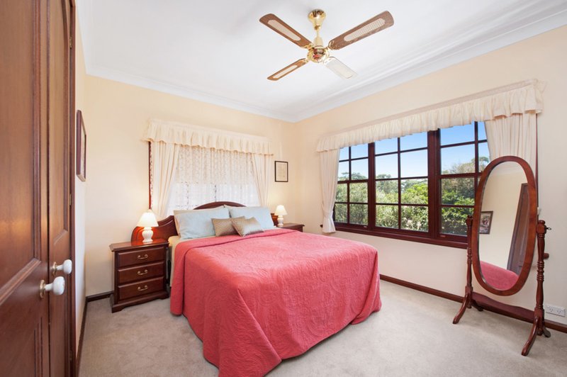 Photo - 16 Hilltop Crescent, Mollymook Beach NSW 2539 - Image 14