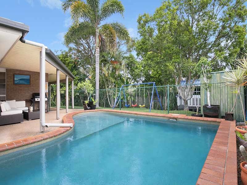 Photo - 16 Hinchcliffe Street, Tanah Merah QLD 4128 - Image 2