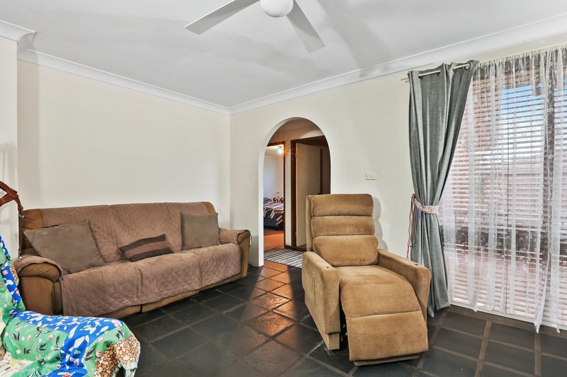 Photo - 16 Honeyeater Place, Erskine Park NSW 2759 - Image 7