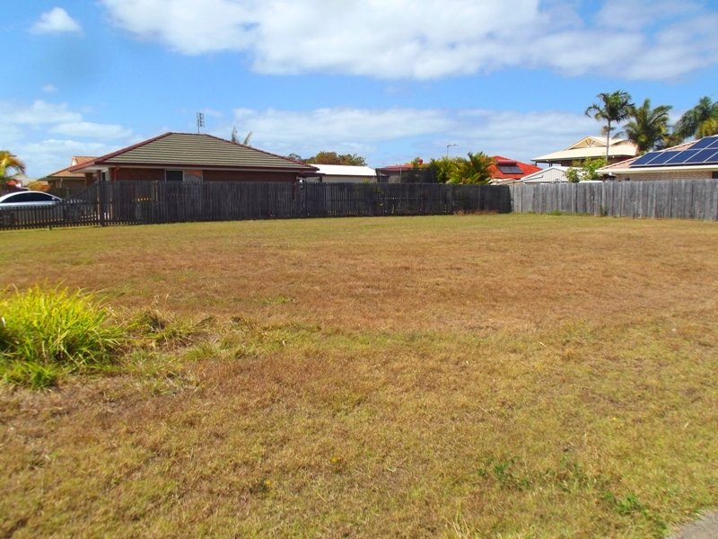 Photo - 16 Hood Street, Urangan QLD 4655 - Image 5