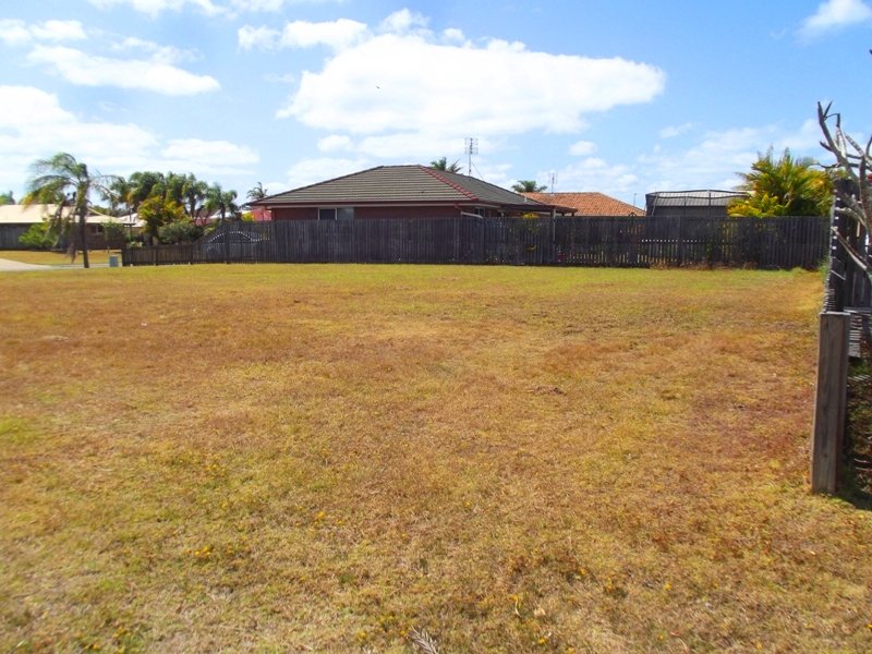 Photo - 16 Hood Street, Urangan QLD 4655 - Image 6