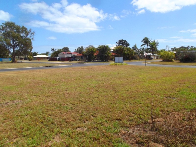 Photo - 16 Hood Street, Urangan QLD 4655 - Image 7