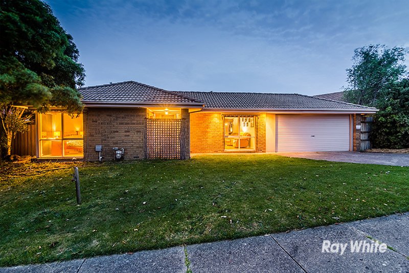 16 Horsfield Street, Cranbourne North VIC 3977