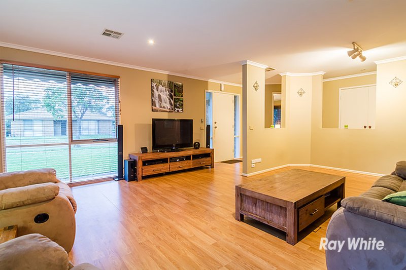 Photo - 16 Horsfield Street, Cranbourne North VIC 3977 - Image 3