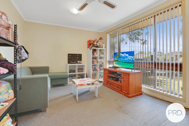 Photo - 16 Horsley Drive, Horsley NSW 2530 - Image 2