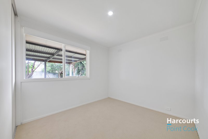 Photo - 16 Hovell Street, Deer Park VIC 3023 - Image 12