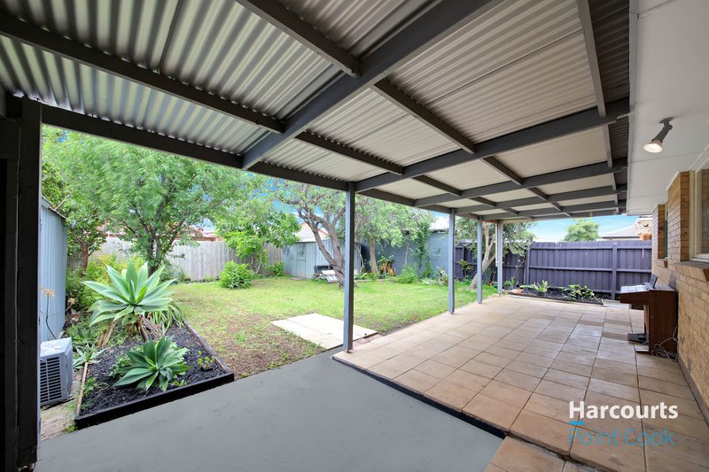 Photo - 16 Hovell Street, Deer Park VIC 3023 - Image 17