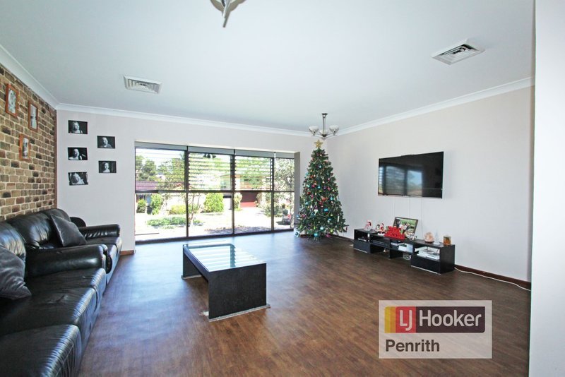 Photo - 16 Huntingdon Parade, Cambridge Gardens NSW 2747 - Image 2