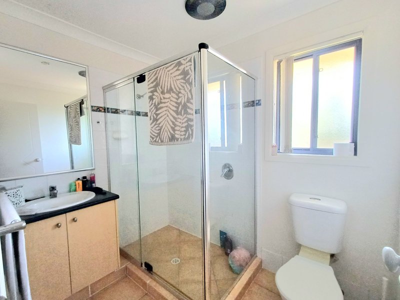 Photo - 16 Huxley Court, Pacific Pines QLD 4211 - Image 7