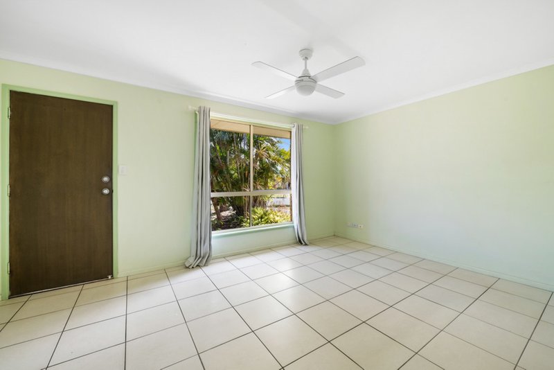 Photo - 16 Ilaroo Crescent, Warana QLD 4575 - Image 6