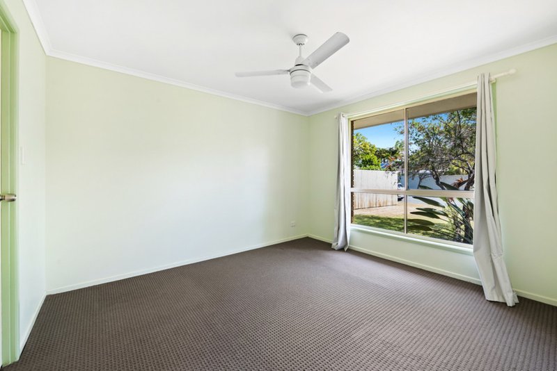 Photo - 16 Ilaroo Crescent, Warana QLD 4575 - Image 7